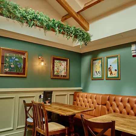 The Pennine Hotel 3*